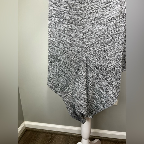 Avon Cowl Neck Blouse – Elegant Draped Neckline Top (Size Medium 8-10) - Picture 4 of 12